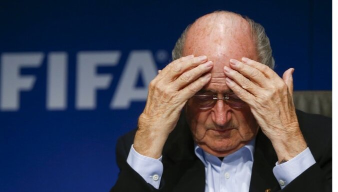 FIFA korupcijas skandāls: Šveice pārbauda aizdomīgus 53 darījumus