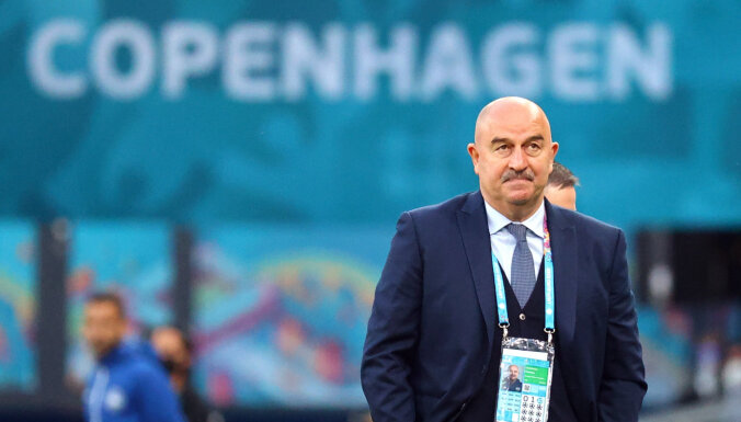 Черчесов уволен с поста главного тренера сборной России по футболу