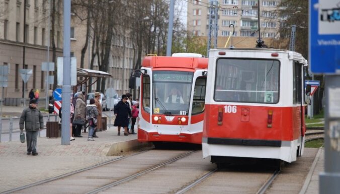 МИД Латвии встревожен, что Даугавпилс собирается закупить трамваи российского холдинга
