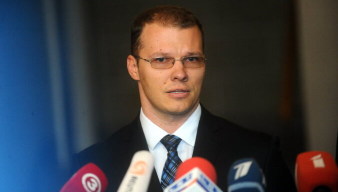 Дзинтарс рассказал, почему кандидат в мэры Риги от Нацблока дружит семьями с Ушаковым