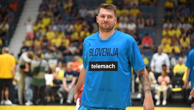 Video: Zviedrijas izlases līdzjutēji kaitina Dončiču ar saukli 'pārvērtēts'