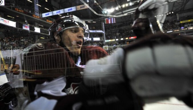 Pavlovs līdz IIHF lēmumam, visticamāk, nevarēs spēlēt Rīgas 'Dinamo' rindās