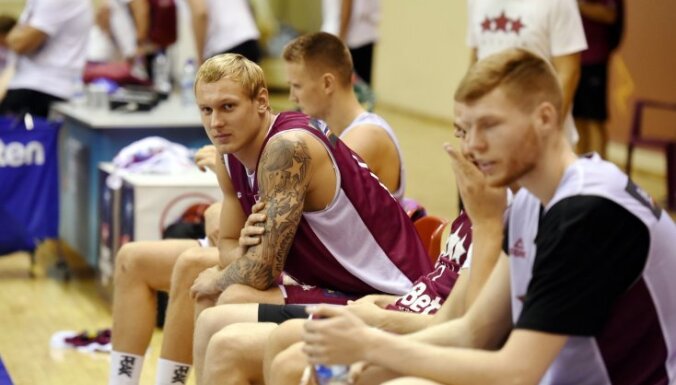 Latvijas basketbola izlase PK atlasē spēlēs ar Bertāniem, Strēlnieku un Timmu
