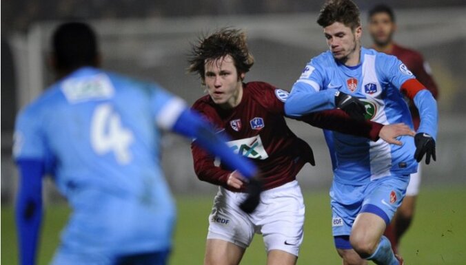 Молодой латвийский футболист забил шикарный гол во Франции (ВИДЕО)