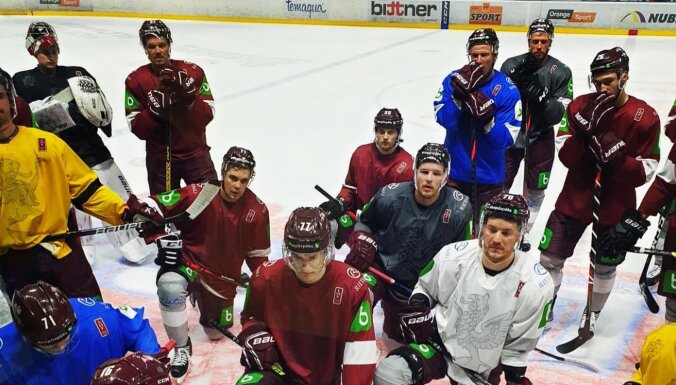 Latvijas hokeja izlase aizvadīs pārbaudes spēli Slovākijā