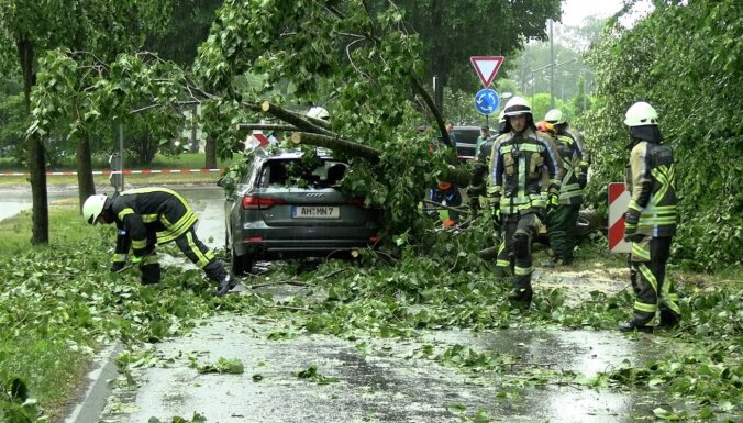 Viesuļvētrā Vācijā ievainoti vairāk nekā 30 cilvēki