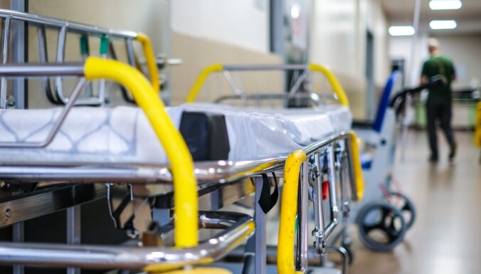Covid-19 pacientu skaits Latvijas slimnīcās pieaudzis līdz 333