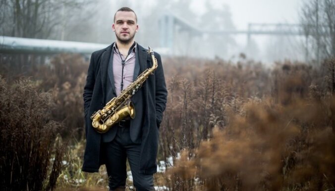Džeza saksofonists Toms Rudzinskis laiž klajā albumu 'ABRA'