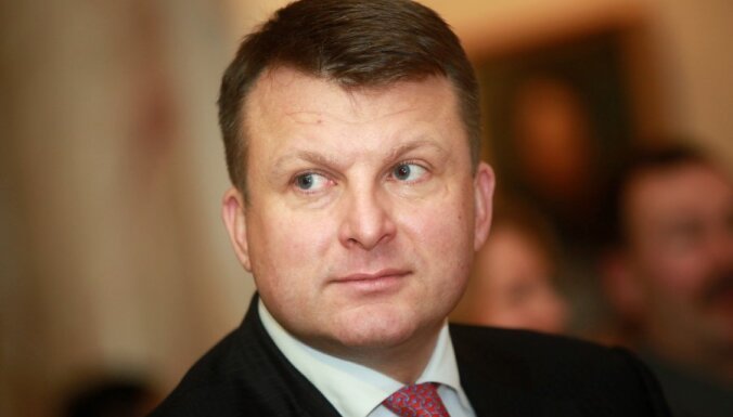 Шлесерс единогласно избран председателем партии "Едины для Латвии"
