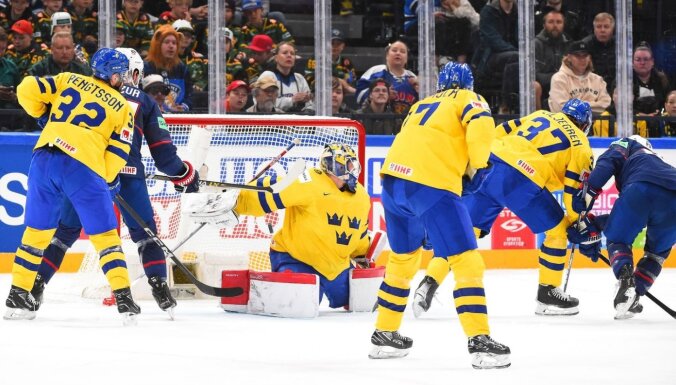 ASV pret zviedriem 'pasēj' divu vārtu pārsvaru, tomēr izrauj uzvaru pagarinājumā
