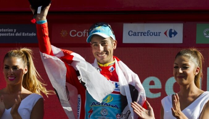 Itālis Aru pirms pēdējā posma praktiski nodrošinājis uzvaru daudzdienu velobraucienā 'Vuleta Espana'