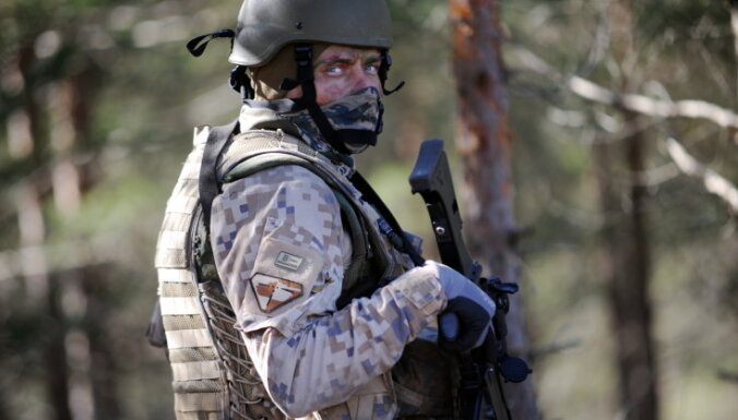 Krīze, militārie riski un noziedzība - iedzīvotāji uzskaita Latvijai aktuālākos draudus