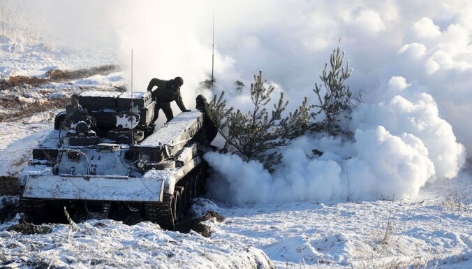 Россияне утверждают, что прорвали оборону в Соледаре. Украина это опровергает