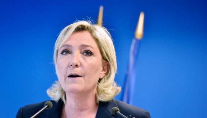 Ле Пен обвинила Олланда в срыве визита Путина в Париж