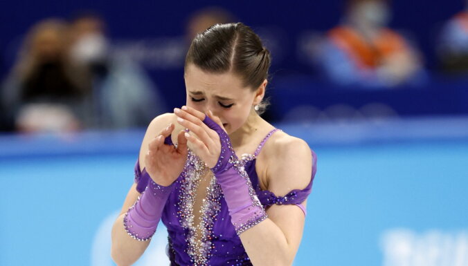 Камила Валиева расплакалась после выступления в короткой программе на Олимпиаде
