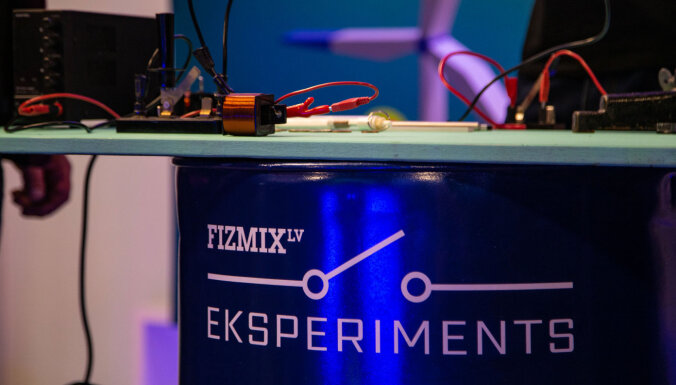 Vērienīgajā konkursā 'FIZMIX Eksperiments' triumfē Valkas Jāņa Cimzes ģimnāzijas komanda
