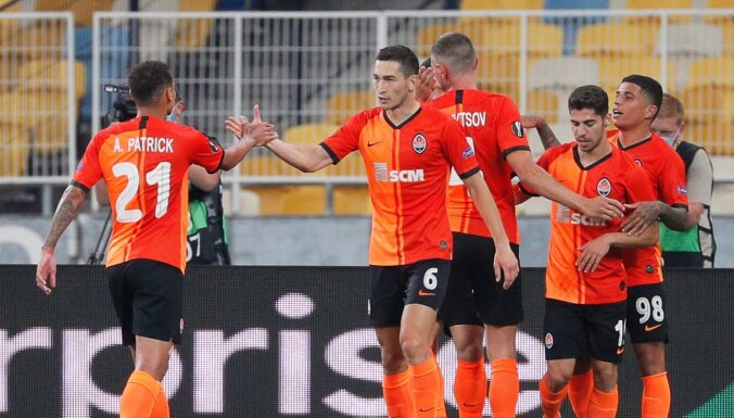 UEFA Eirokausi atgriežas: 'Šahtar' četrās minūtēs iesit trīs vārtus un sasniedz nākamo kārtu