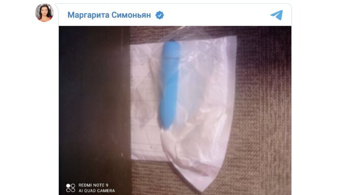 Propagandiste Simonjana saceļ traci par spridzekli, kas izrādās vibrators