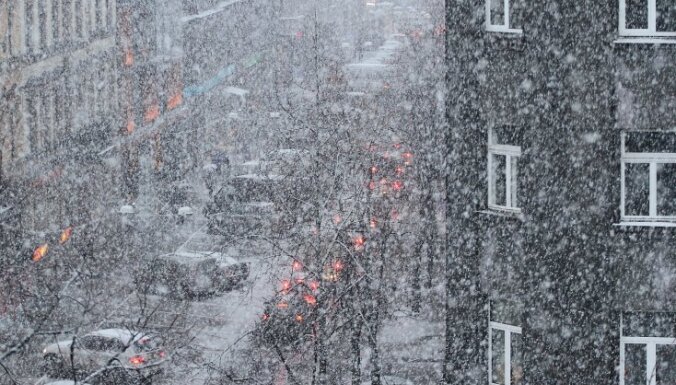 Vakarā Latvijas austrumos gaidāms slapjš sniegs