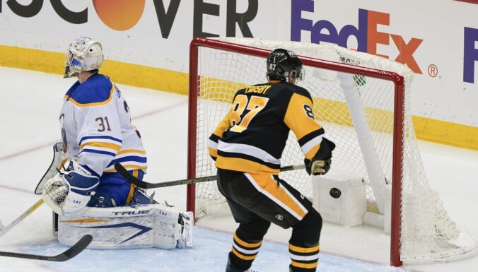 'Penguins' hokejisti pagarina 'Sabres' zaudējumu sēriju līdz NHL antirekordam