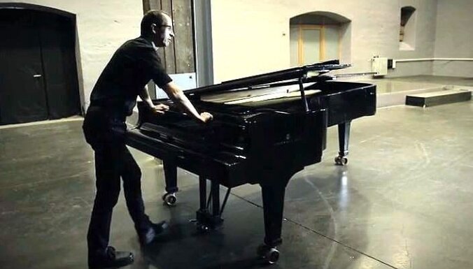Spīķeros sagatavota koncertizrāde 'Pianista darbistabā'