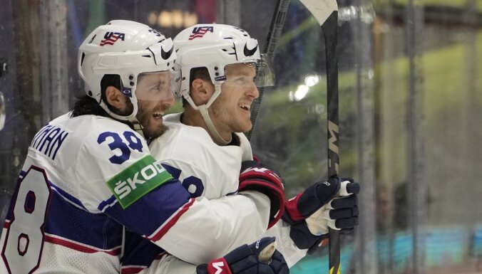 ASV hokejisti PČ ceturtdaļfinālā sagādā Šveicei pirmo zaudējumu turnīrā