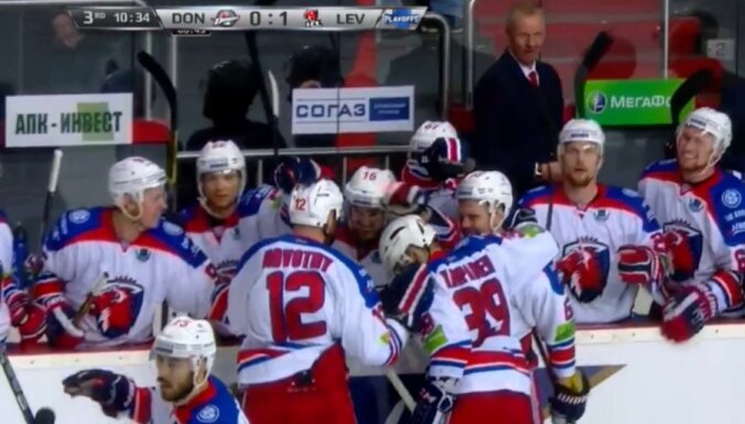 Prāgas 'Lev' kļūst par 'Lokomotiv' pretiniekiem KHL Rietumu konferences finālā