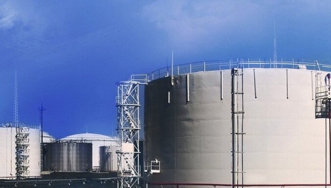 Россияне приостановили отправку бензина на терминал Ventspils nafta