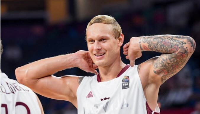 Latvijas basketbola izlases kandidātu sarakstā PK kvalifikācijai iekļauj arī Eirolīgas spēlētājus