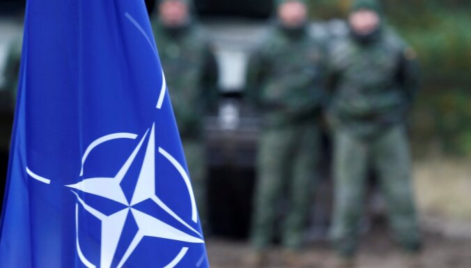 NATO pārstāvis: Aliansei vairs nav saistoša apņemšanās būtiski nepalielināt pastāvīgu klātbūtni Austrumeiropā