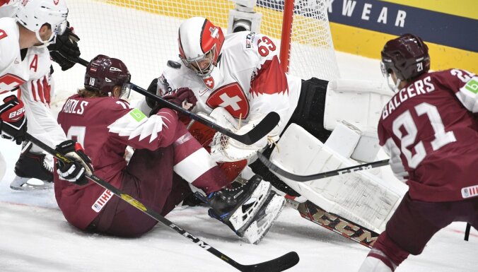 Šveices izlases treneris: latvieši mūs spieda spēlēt augstākās raudzes hokeju