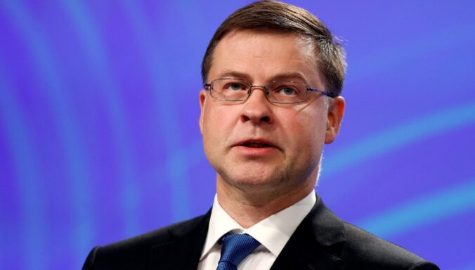 Домбровскис: Латвии важно добиться прогресса в выполнении рекомендаций Moneyval