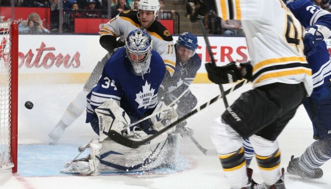Daugaviņa 'Bruins' izcīna trešo uzvaru pār 'Maple Leafs'
