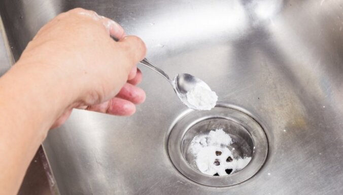 9 способов избавиться от ужасного запаха в кухонной раковине