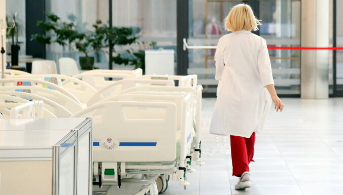 Общество врачей: в Латвии не хватает 300 врачей и 8000 медсестер