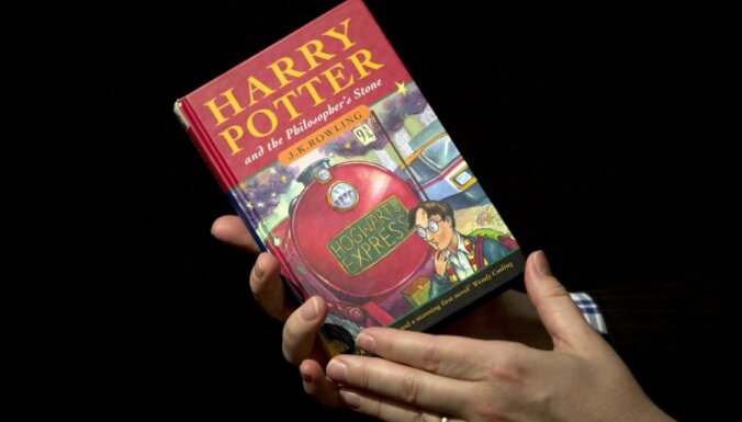 Katoļu skolā ASV pēc eksorcistu ieteikuma aizliegtas grāmatas par Hariju Poteru