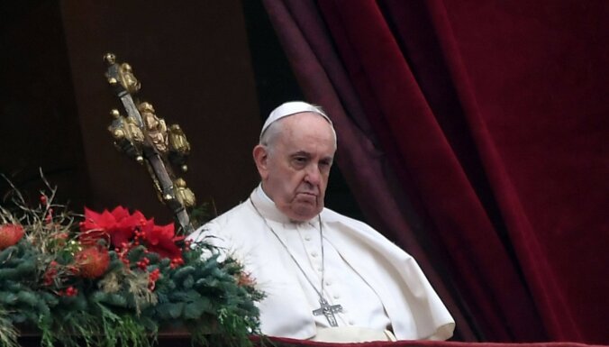 Pāvests Francisks neizslēdz, ka nākotnē varētu atkāpties