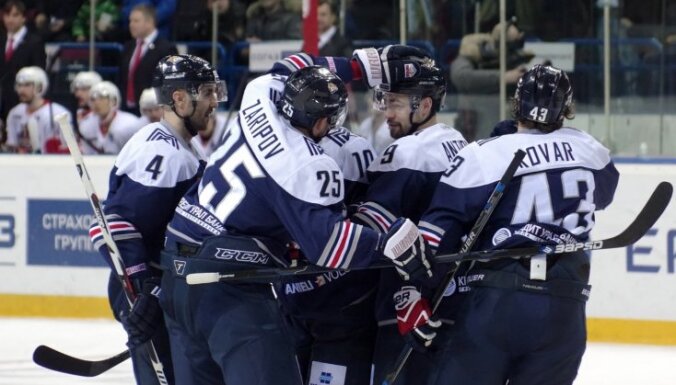Magņitogorskas 'Metallurg' kā pirmā sasniedz šīs sezonas KHL izslēgšanas spēļu pusfinālu