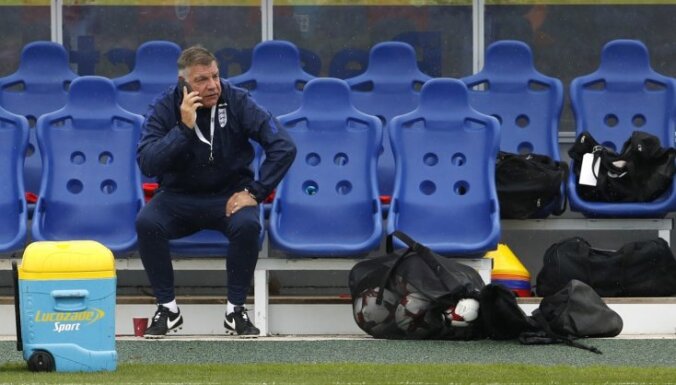 Pēc laikraksta publikācijas Elerdaiss atkāpjas no Anglijas futbola izlases galvenā trenera amata
