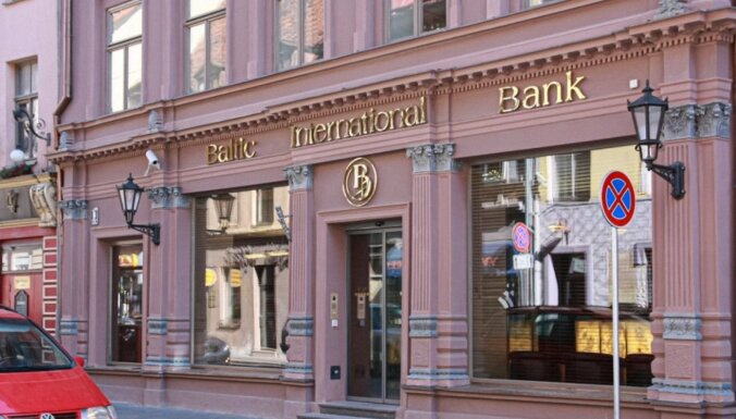 Несколько штрафов, подозрительные деньги и арабский инвестор. Что скрывается за вывеской Baltic International Bank?