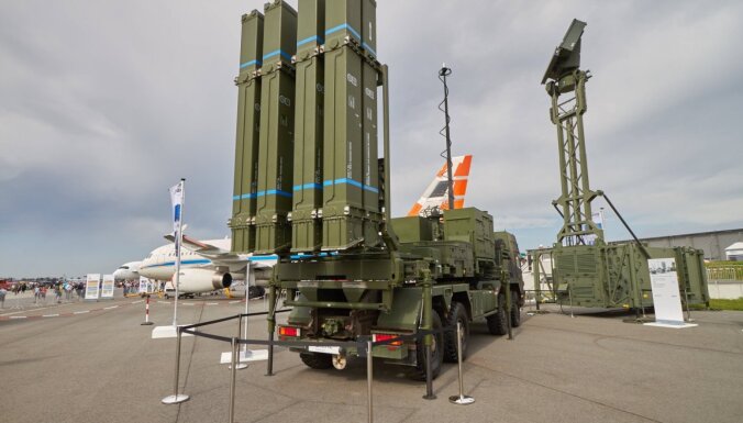 Vācija Ukrainai sūtīs savas modernākās pretgaisa aizsardzības raķetes IRIS-T