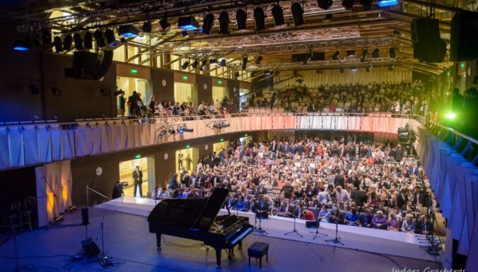 Vidzemes koncertzāle 'Cēsis' gadu noslēgs ar krāšņu Vecgada balli