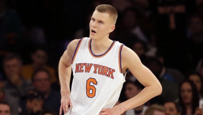Porziņģis gūst 13 punktus 'Knicks' kārtējā zaudētajā NBA spēlē