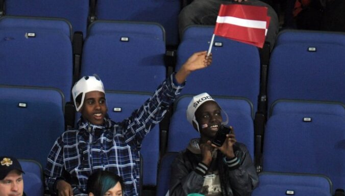 Nenopietnais IIHF rangs: viens Latvijas 'amerikānis' nespēja apturēt 20 amerikāņus