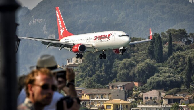 Turcijas aviokompānija ievieš lidojumu, kurā iekļauta sēdvietu zona ceļošanai bez bērniem