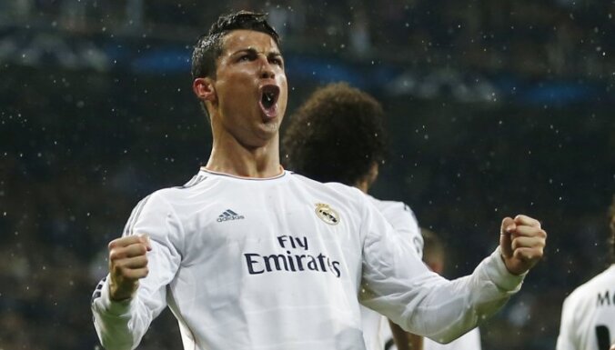 Ronaldu aģents noraidījis astronomisku piedāvājumu no Ķīnas kluba