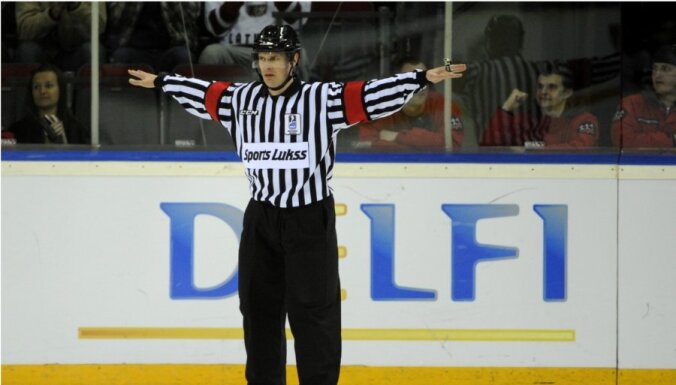 Desmit Latvijas hokeja tiesneši iekļauti pasaules čempionātu un olimpiskā kvalifikācijas turnīra arbitru sarakstā