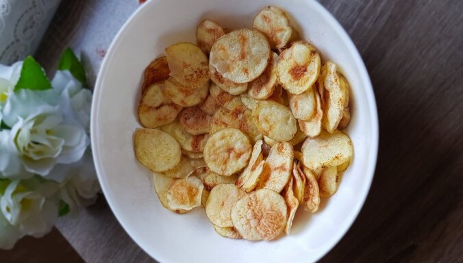 Kā pagatavot figūrai draudzīgus kartupeļu čipsus bez taukvielām