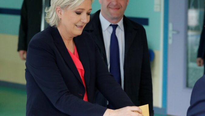 Ле Пен и Макрон проголосовали на президентских выборах
