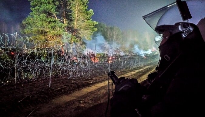 Лукашенко и Меркель снова созвонились, мигранты покидают стихийный лагерь на границе Польши и Беларуси